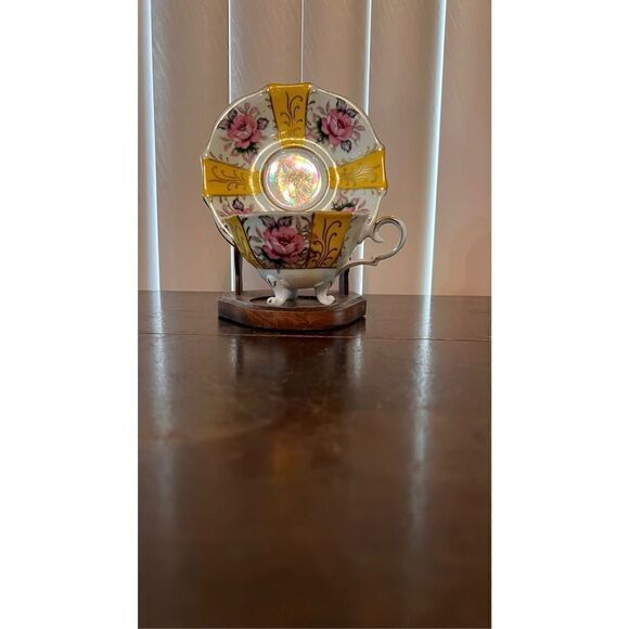 VINTAGE IRIDESCENT YELLOW TEA CUP AND SAUCER WITH ROSES - Picture 3 of 8